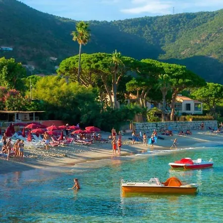 Mazet Vue Et Piscine Chauffée Apartamento *